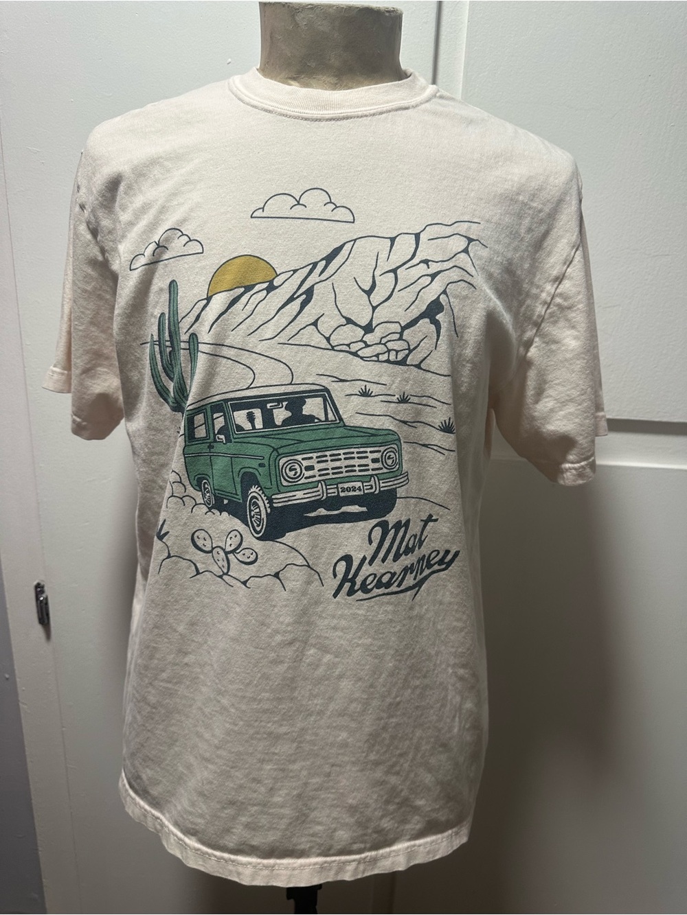 Mat Kearney Men’s Cream Graphic T-Shirt Tour 2024. Sz. M